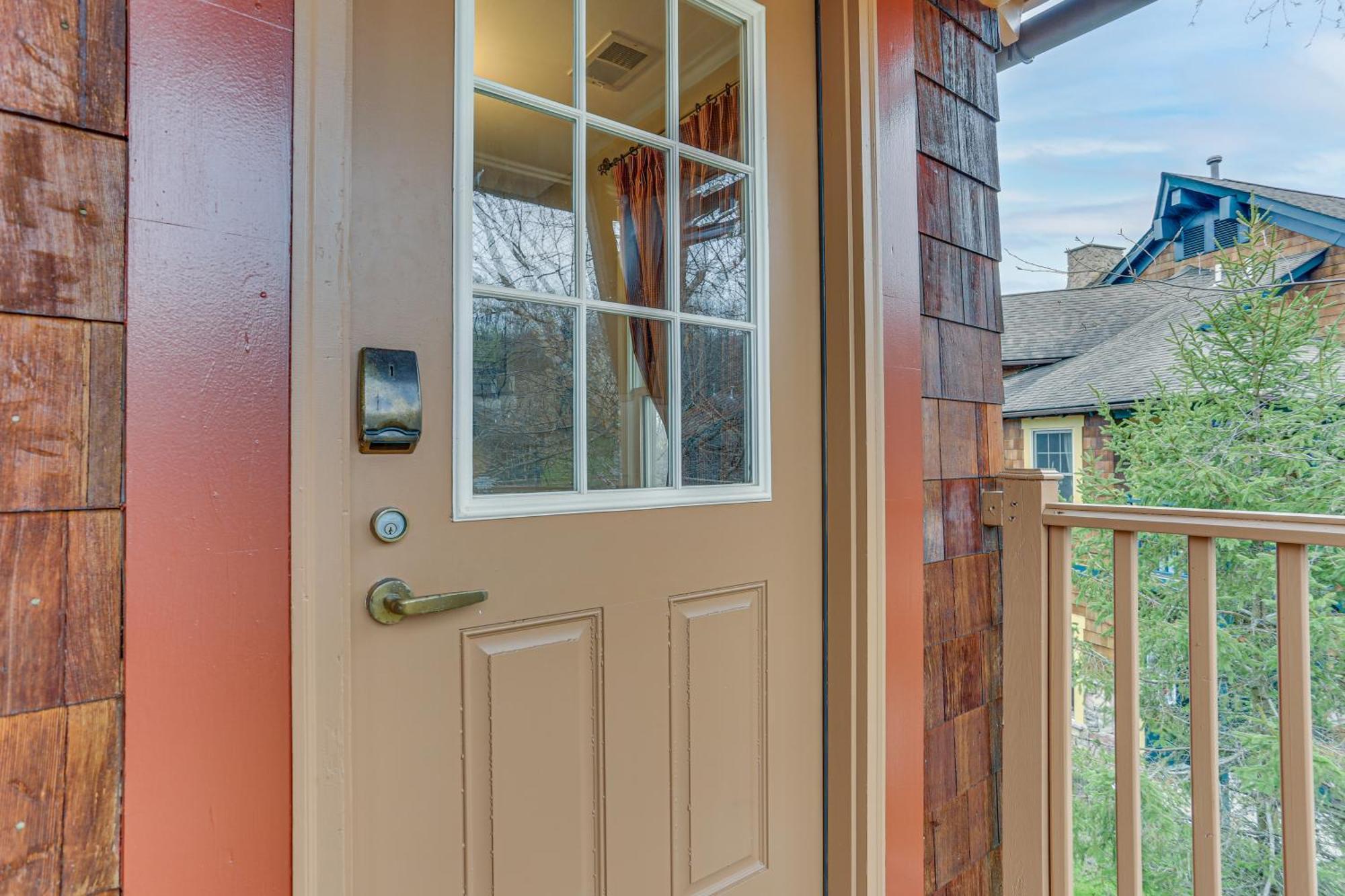 Spacious Condo With View Less Than 1 Mi To Mtn Creek Resort! Vernon Exterior photo