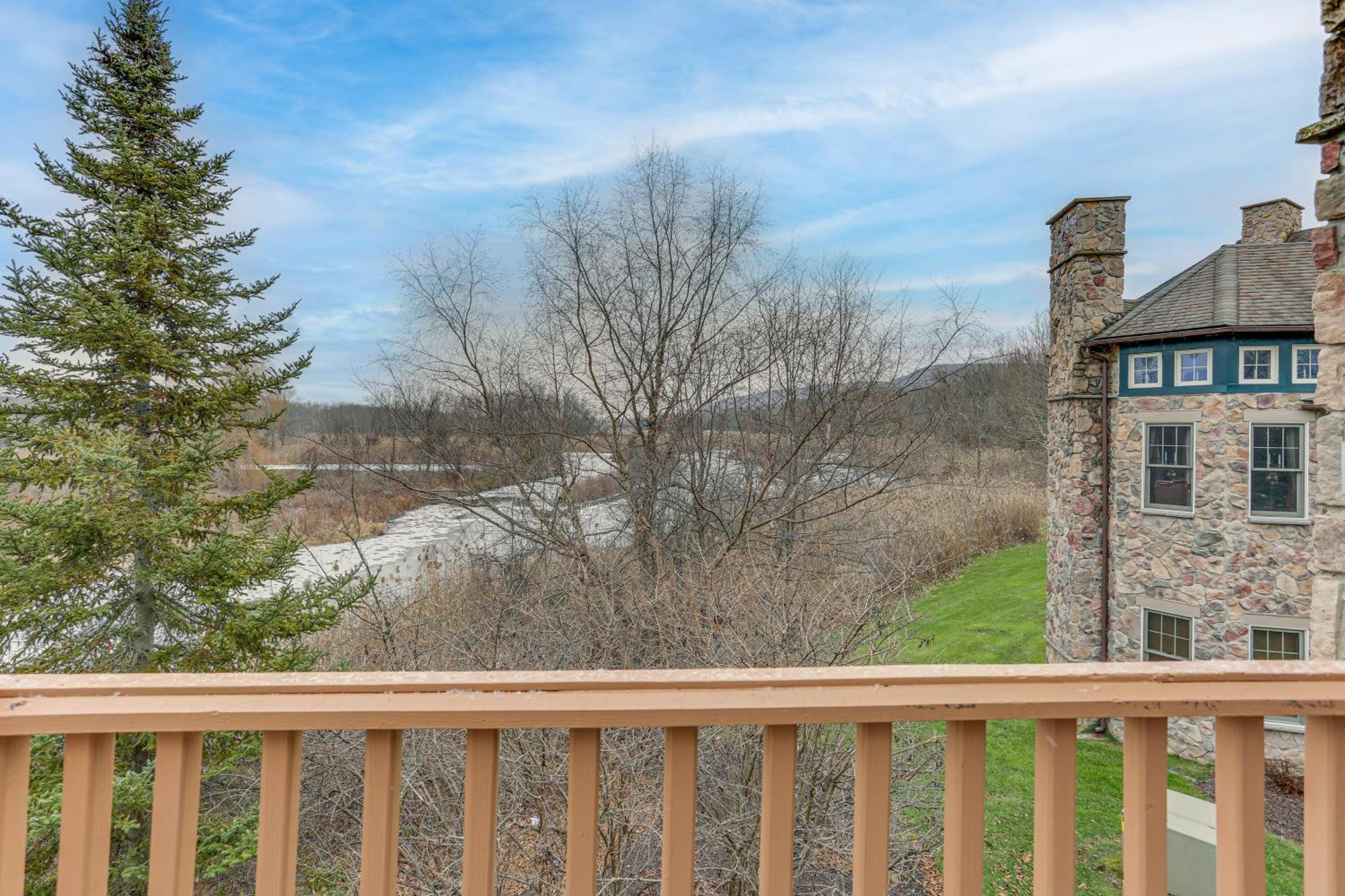 Spacious Condo With View Less Than 1 Mi To Mtn Creek Resort! Vernon Exterior photo
